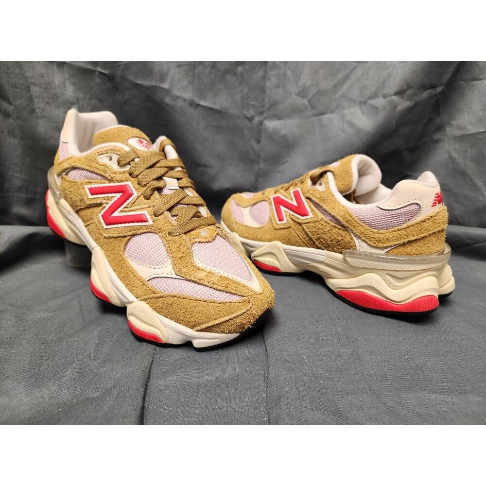 New Balance 9060 Big Kids Tan/Red. Reposhing, size 6 doesn’t fit me, never worn.